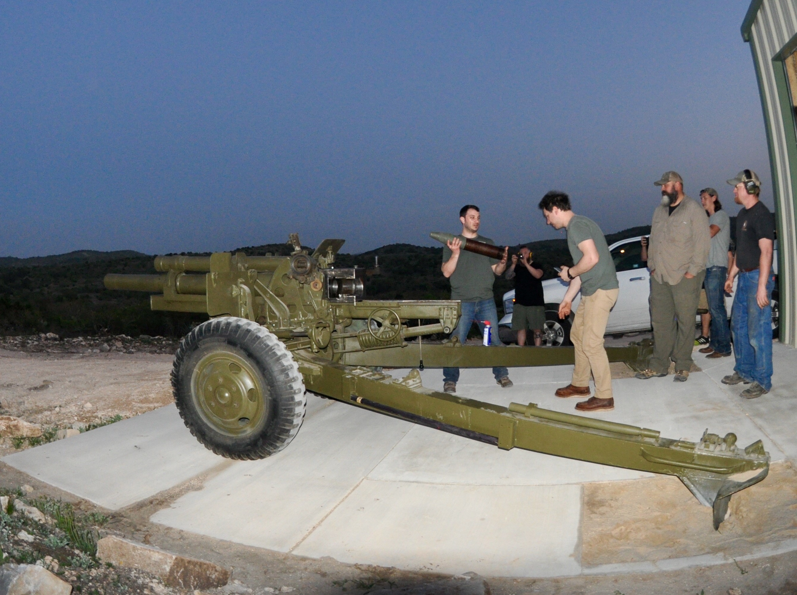 105-mm-howitzer-group