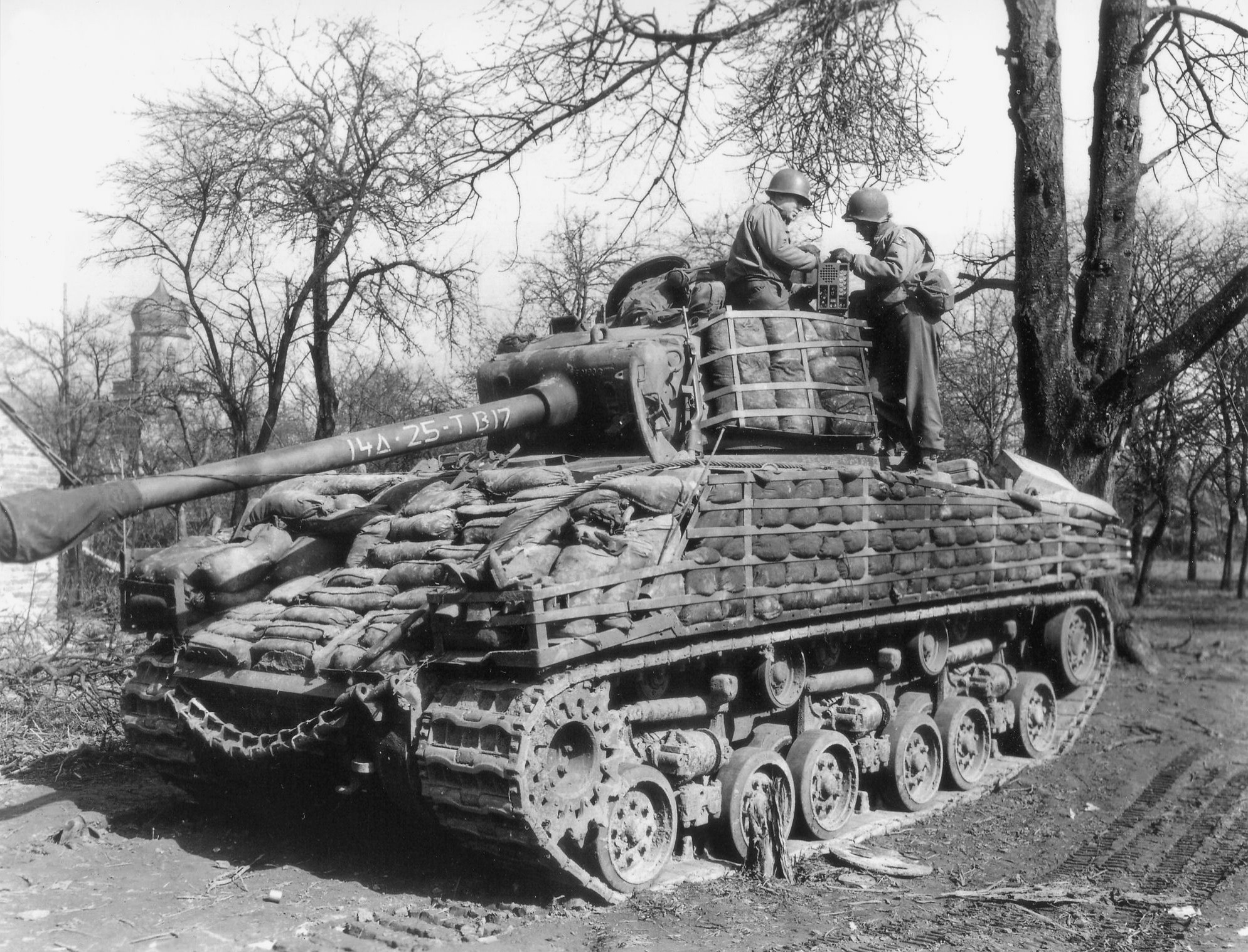 14AD_M4A3_Sherman_03_1945