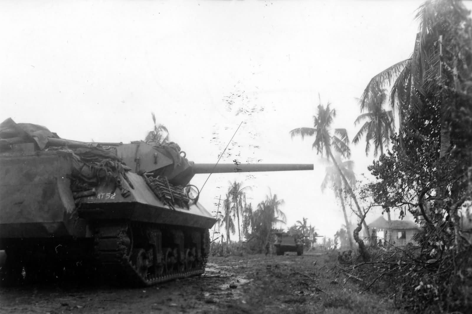 M10_Wolverine_77th_Infantry_Division_Leyte_Island_1944