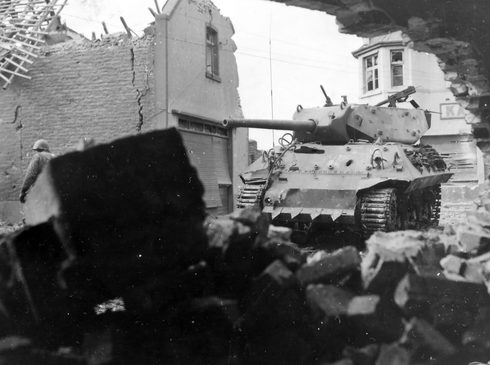 M10_Wolverine_With_Hedge_Cutter_803rd_Tank_Destroyer_Battalion_Ubach_Germany_1944