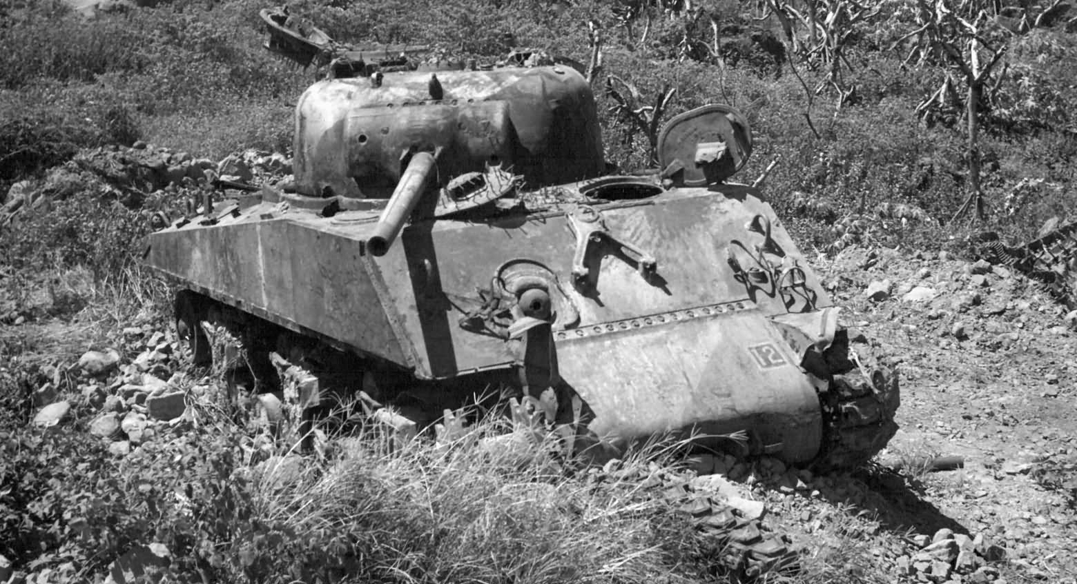 M4_sherman_Iwo_Jima_1945